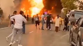 حريق شاحنة يتسبب في غلق الطريق الرابط بين وهران وعين تموشنت