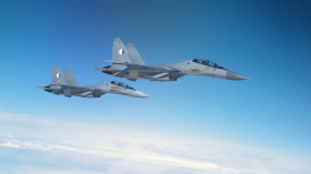 شاهد.. صقور الجزائر يرافقون الرئيس تبون أثناء توجهه إلى مصر