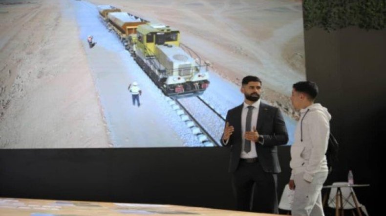 زحف الرمال على السكك الحديدية: اعتماد حلول مبتكرة ومستدامة لمواجهة الظاهرة