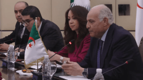 عطاف يستقبل المديرة التنفيذية للأمانة القارية لآلية “MAEP” (فيديو)