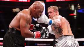 مايك تايسون يعيد كتابة مسيرته اللامعة في الملاكمة بممحاة!