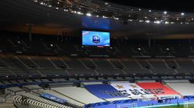 Pas de drapeaux palestiniens, pièces d’identités et billets nominatifs