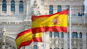 إسبانيا تتخذ اجراءات ايجابية تجاه المهاجرين غير الشرعيين