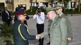 الفريق أول شنقريحة يستقبل رئيس أركان دفاع الهند لبحث التعاون العسكري