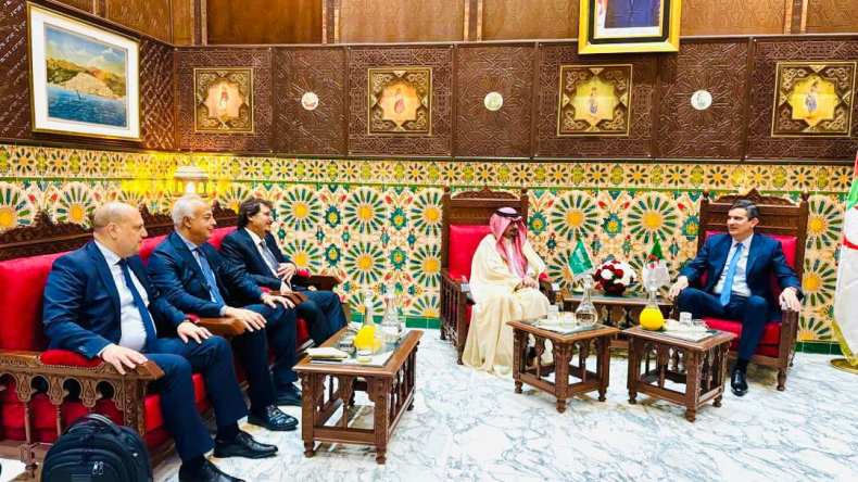 سفير السعودية بالجزائر يستقبل والي العاصمة