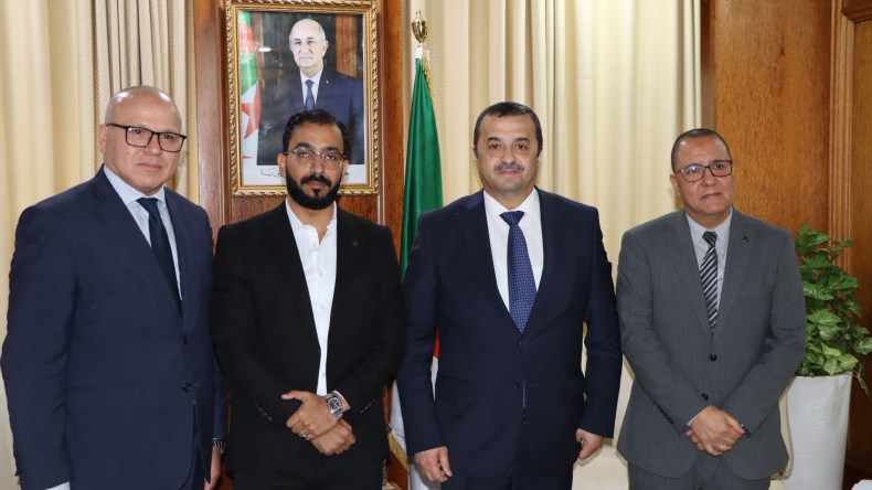 عرقاب يستقبل الباحث المبتكر لخضر حميداتو 