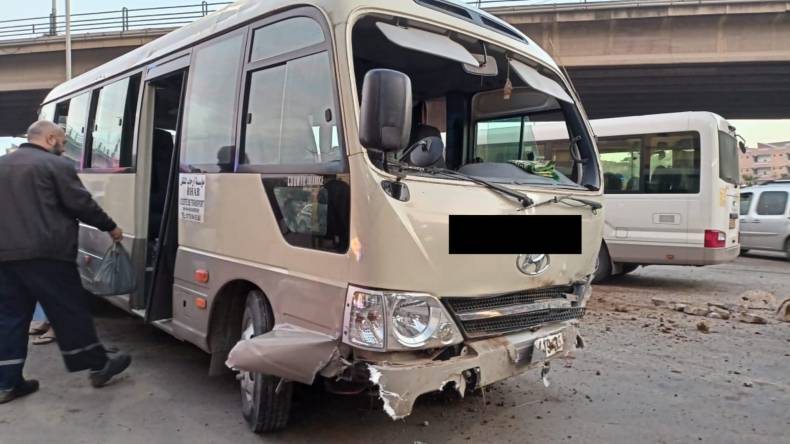 إصابة 13 شخصا في حادث انحراف حافلة بالعاصمة