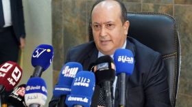 وزير الصناعة الجديد يشرع في أولى اجراءات التغيير