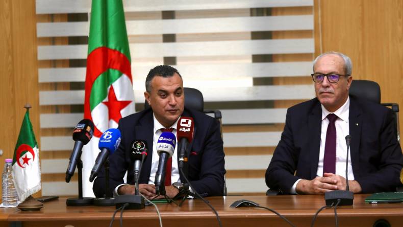 الوزير الجديد للبريد: أتعهد بتعزيز مكانة الجزائر في مجال الاتصالات وتكنولوجيا المعلومات