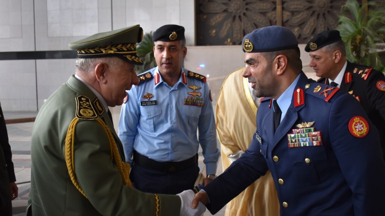 الفريق أول السعيد شنقريحة يعرب عن تطلعه للارتقاء بالتعاون العسكري مع الكويت إلى أعلى المستويات