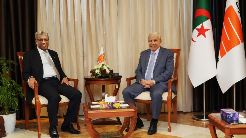 سوناطراك: حشيشي يبحث تعزيز الشراكة مع “أوكيو” العمانية للاستكشاف والإنتاج