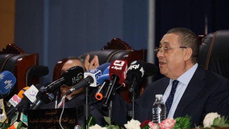 وزير الداخلية ينصب الوالي الجديد لأم البواقي
