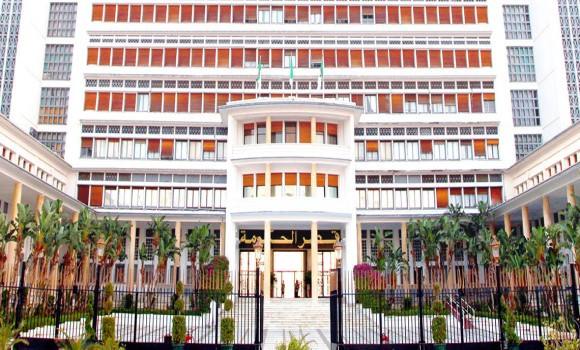 Commerce extérieur: Les services du Premier ministre démentent les allégations mensongères de l’ancien ambassadeur français