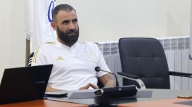 غزال وزياني في دورة تكوينية بالجزائر