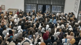 تدافع جماهيري كبير في جلسة توقيع للكاتب أسامة المسلم