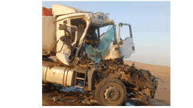 إصابة شخصين في حادث اصطدام شاحنتين بعين قزام