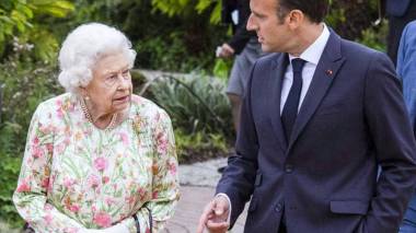 Brigitte et Emmanuel Macron: ce que disait Elizabeth II de leur écart d’âge