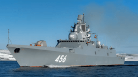 Une frégate russe armée de missiles hypersoniques navigue dans la Manche!