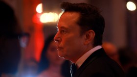 ما قصة اللقاء السري الذي جمع بين إيلون ماسك وسفير إيراني؟