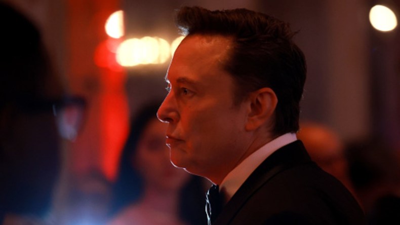 ما قصة اللقاء السري الذي جمع بين إيلون ماسك وسفير إيراني؟