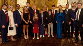 Après la victoire de Trump, beaucoup ont remarqué une anomalie sur cette photo de famille