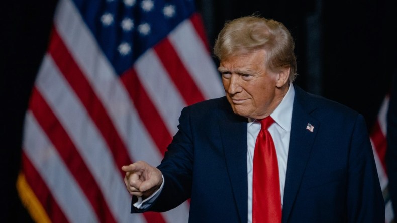 صحيفة أمريكية تكشف خصوم  ترامب الذين توعد بالانتقام منهم!