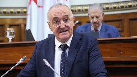 ديْن الجزائر العمومي منخفض عن الدول العربية والمتوسطية