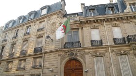 8 خدمات لأبناء الجالية في فرنسا بمواعيد مسبقة حصرا