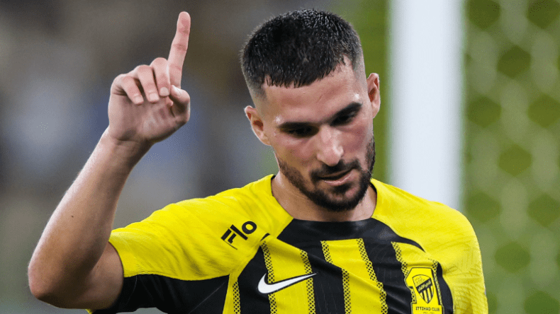 عوار يغلق حساباته…