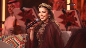 بالفيديو.. هكذا ردّت أصالة نصري على معجب طلبها للزواج في موسم الرياض؟ 