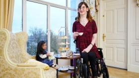 فيديو طريف وثق لحظة لقاء أطول وأقصر امرأتين في العالم