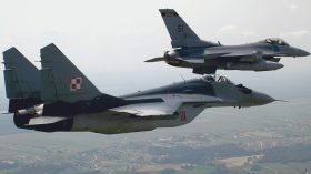 La Pologne fait décoller ses “avions de chasse” après une attaque massive russe en Ukraine