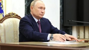 صاروخ بوتين.. ومطرقة الجنائية!