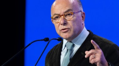 Sur la sortie de Barnier, Cazeneuve parle d’une campagne “hypocrite”!