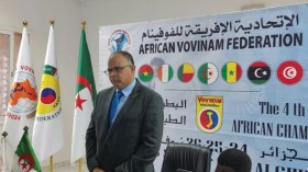 مسؤول رياضي جزائري يرمي اللّغة الفرنسية في “المزبلة”