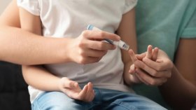 سلوكيات خاطئة تمهّد لظهور السكري لدى الأطفال