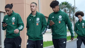 بالفيديو.. المنتخب الجزائري لأقل من 20 سنة يصل إلى مصر تحسبا لدورة “لوناف”
