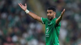 محرز هدافا ويقود أهلي جدة لتحقيق فوز ثمين في الدوري السعودي