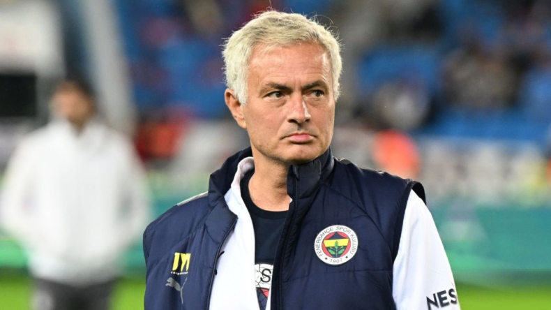 بالفيديو.. احتفال جنوني لمورينيو بعد التسجيل في الوقت القاتل