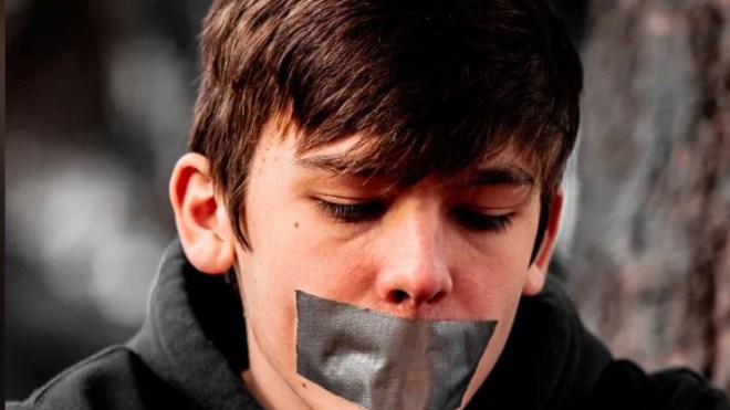 9 مواقف يجب أن تلتزم فيها الصمت!