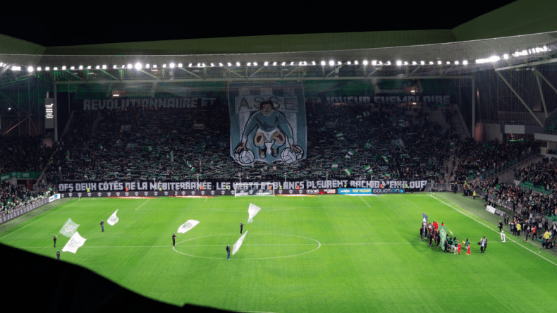 سانت إيتيان يكرّم الأسطورة الراحل رشيد مخلوفي بهذه الطريقة