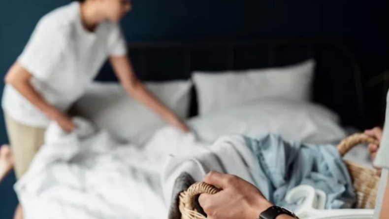 لماذا تحتاجين إلى غسل أغطية السرير بانتظام؟