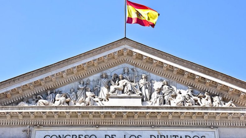 الحكومة الإسبانية تثير جدلا بقفزها على قرار العدالة الأوروبية