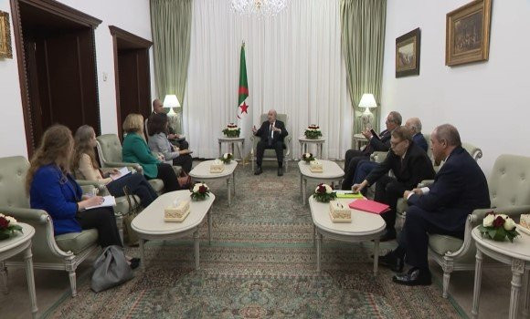 Le président de la République reçoit deux responsables US