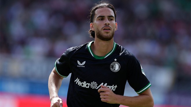 رامز زروقي يهاجم المحللين في هولندا ومدربه يدافع عنه