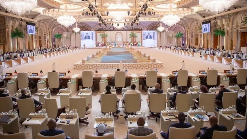 القمة العربية الإسلامية غير العادية.. دعوة مشتركة لوقف الحرب على غزة ولبنان