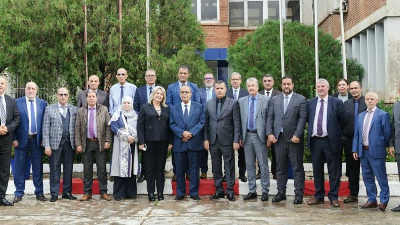 سابقة في الجزائر: مجمع “جيكا” يصنع آلة شحن البواخر