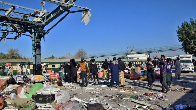 انفجار بمحطة قطارات في باكستان يُخلِّف 24 قتيلا