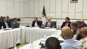وزير التجارة يعقد اجتماعا خاصا مع مستوردي القهوة