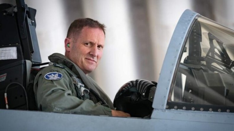 وسط تكتم صهيوني.. “حزب الله” يُعلن استهداف قائد سلاح الجو في جيش الاحتلال